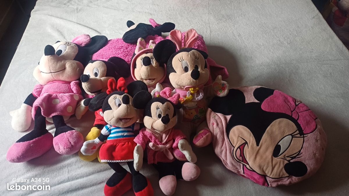 Lot peluches Minnie (image 1)