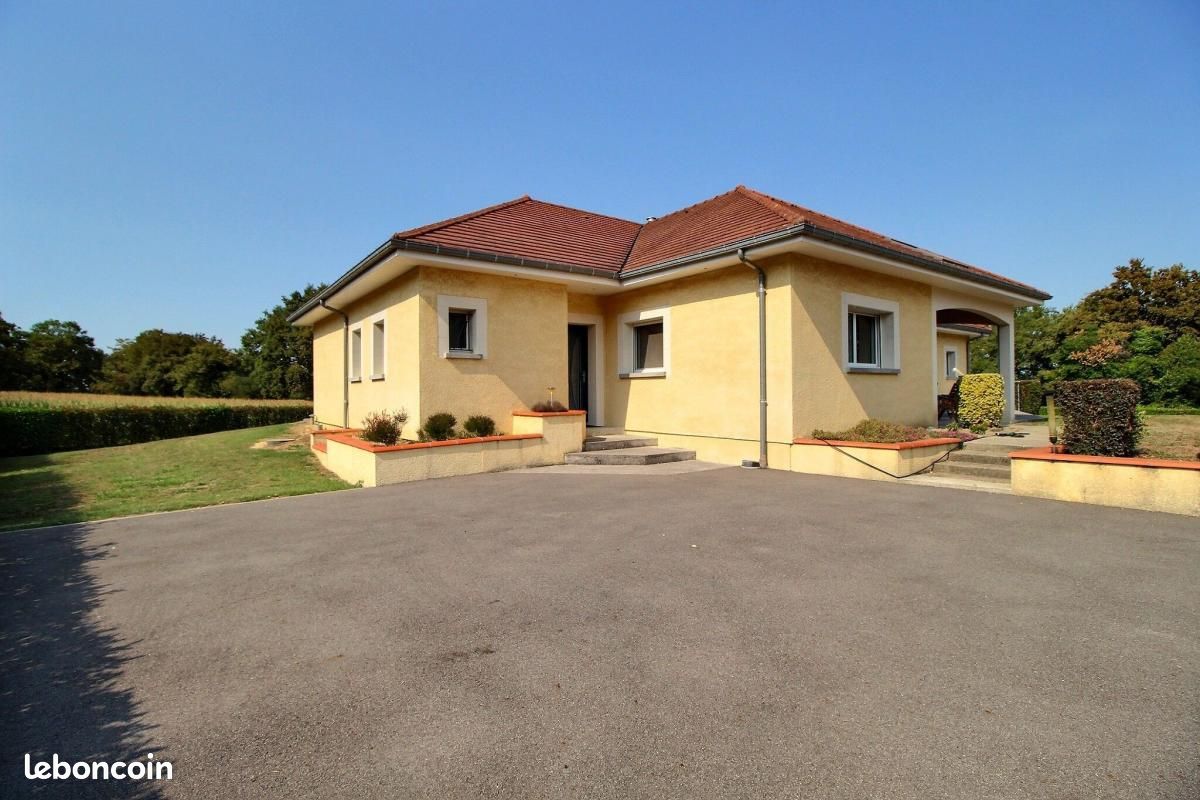 Maison 5 pièces 204 m² · à Serres-Morlaàs · 204 m² · 450 000 €