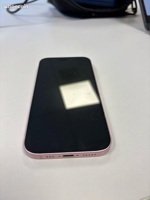 IPhone 15 - 128GO (image 11)