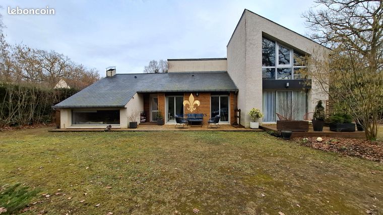 Villa 7 pièces 254 m²