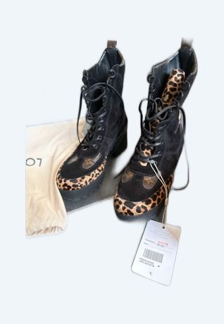 Chaussures Bottines Louis Vuitton Desert boot Lauréate Noir d'occasion