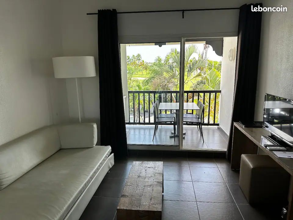 Appartement 2 pièces 35 m² · à Saint-François · 35 m² · 870 €