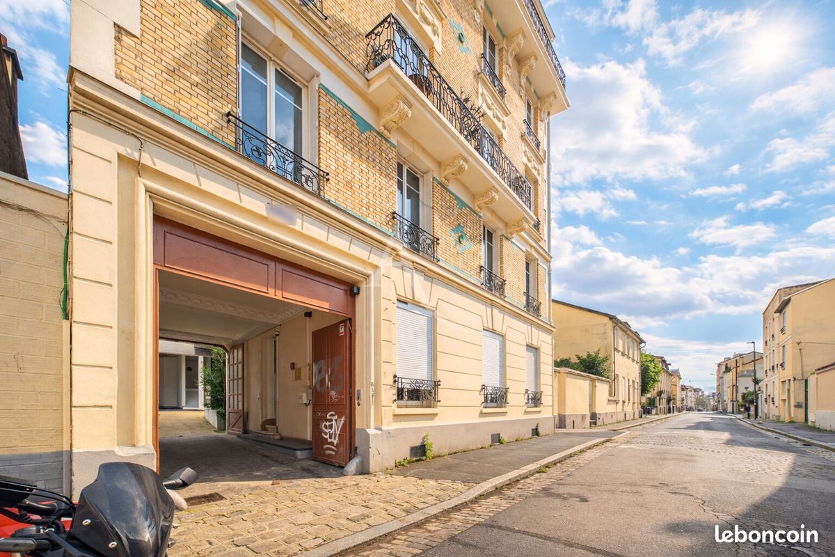 Local commercial 425 m² · à Montreuil · 425 m² · 2 730 000 €