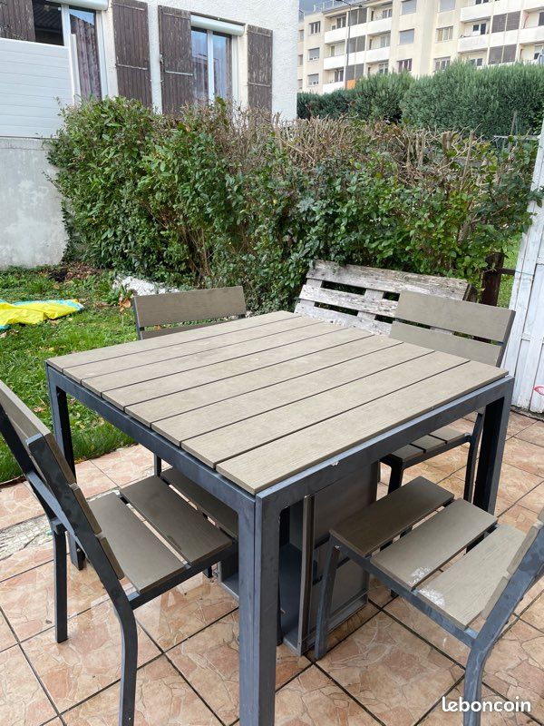 Table et chaises de maison (image 2)