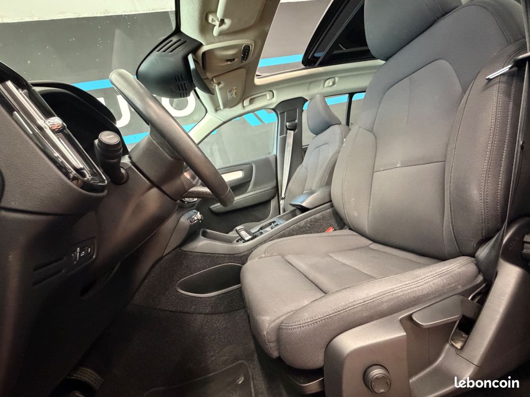 Volvo XC40 T5 Twin engine 261Ch Inscription - TVA RECUPERABLE / 1ERE MAIN / TOIT OUVRANT PANORAMIQUE / COFFRE ELECTRIQUE / CAMERA DE RECUL (image 10)