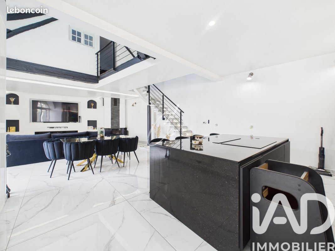 Maison 5 pièces 159 m² · à Saint-Sérotin · 159 m² · 185 000 €
