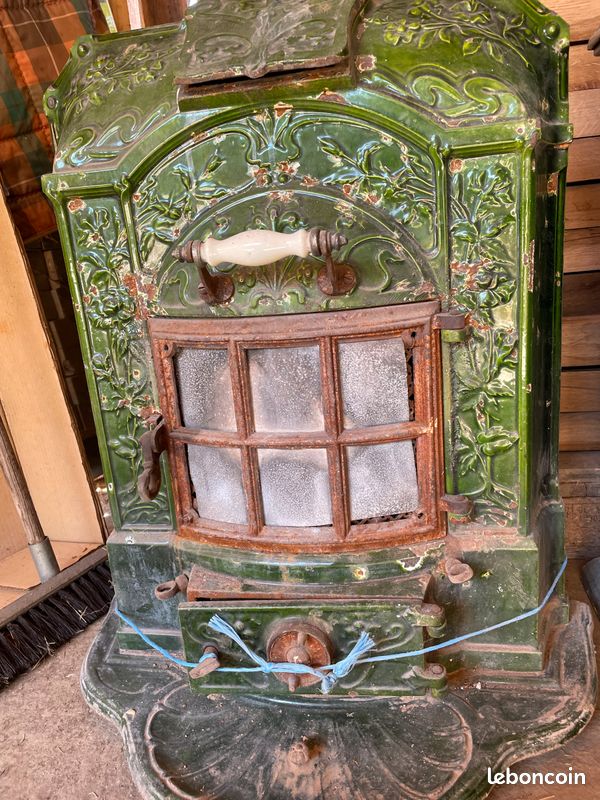 Vends poele céramique Art déco à restaurer (image 1)