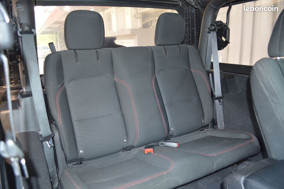 Jeep Wrangler 2.0 l T 272 ch 4x4 BVA8 Rubicon (image 11)