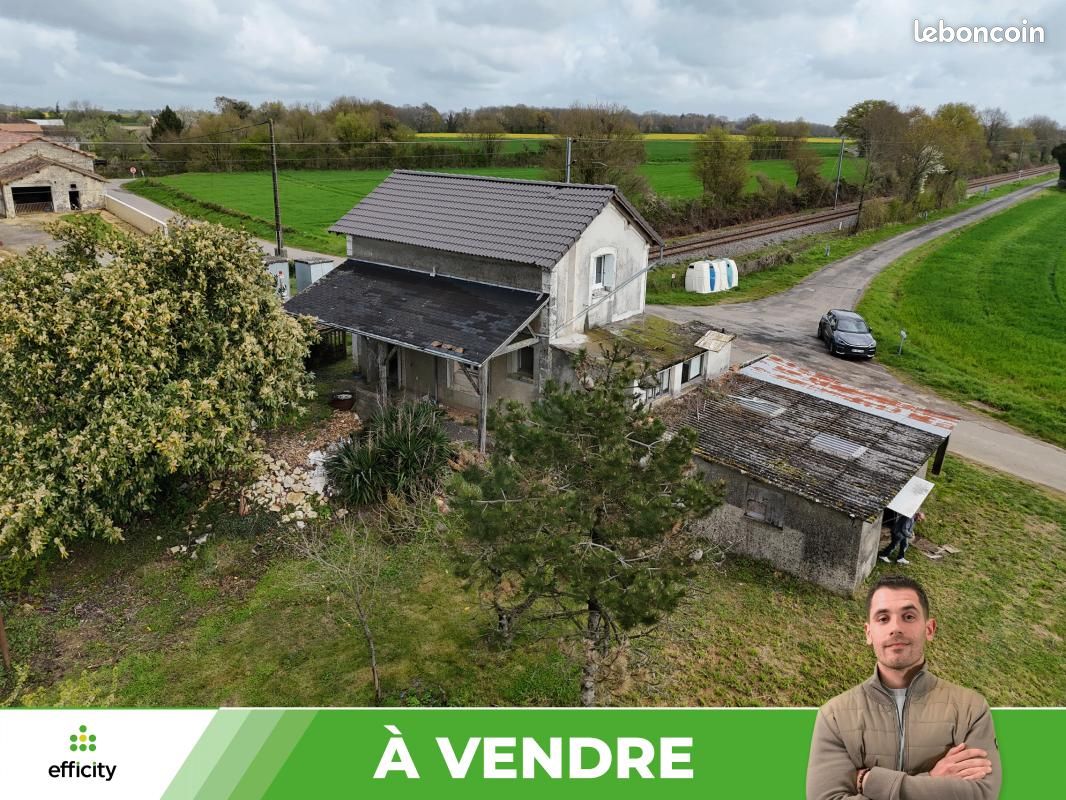 Maison 4 pièces 70 m² · à Rouillé · 70 m² · 45 000 €