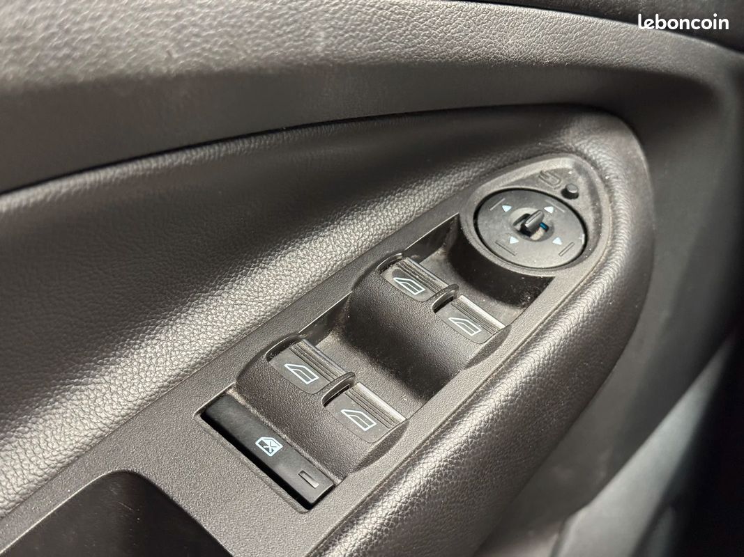 Ford KUGA Executive / CarPlay (image 28)