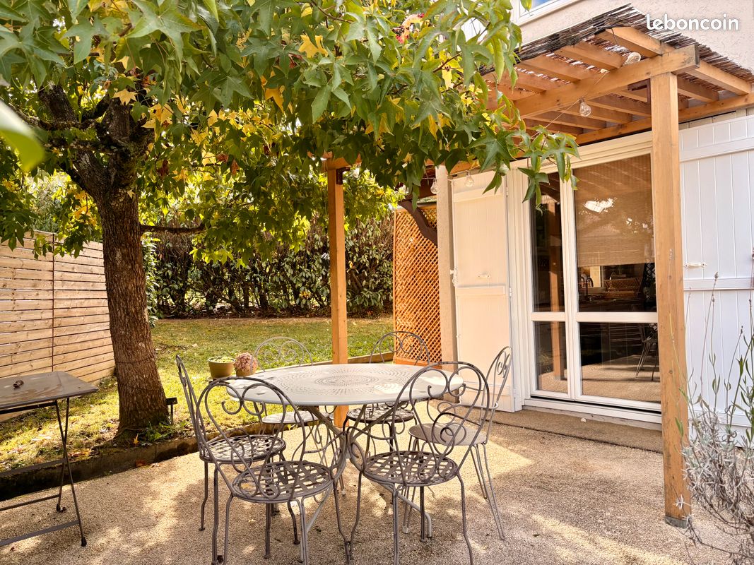 Maison 5 pièces 121 m² · à Annecy · 121,3 m² · 689 000 €