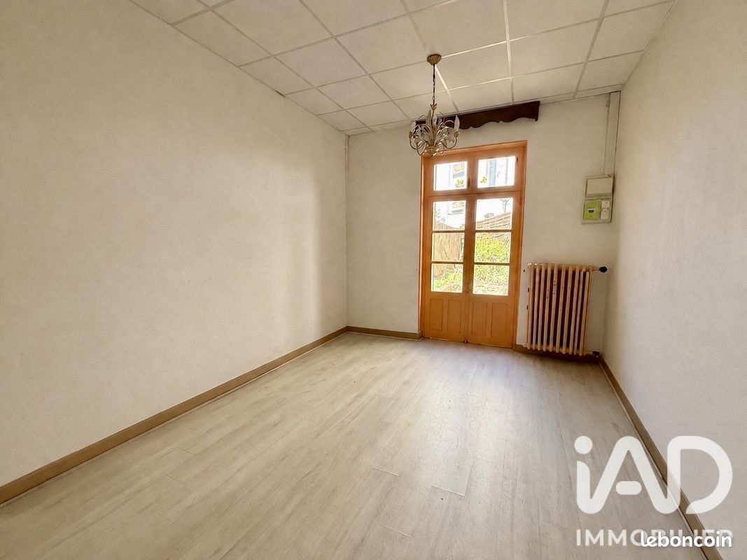 Appartement 4 pièces 68 m² · à Néris-les-Bains · 68 m² · 50 000 €