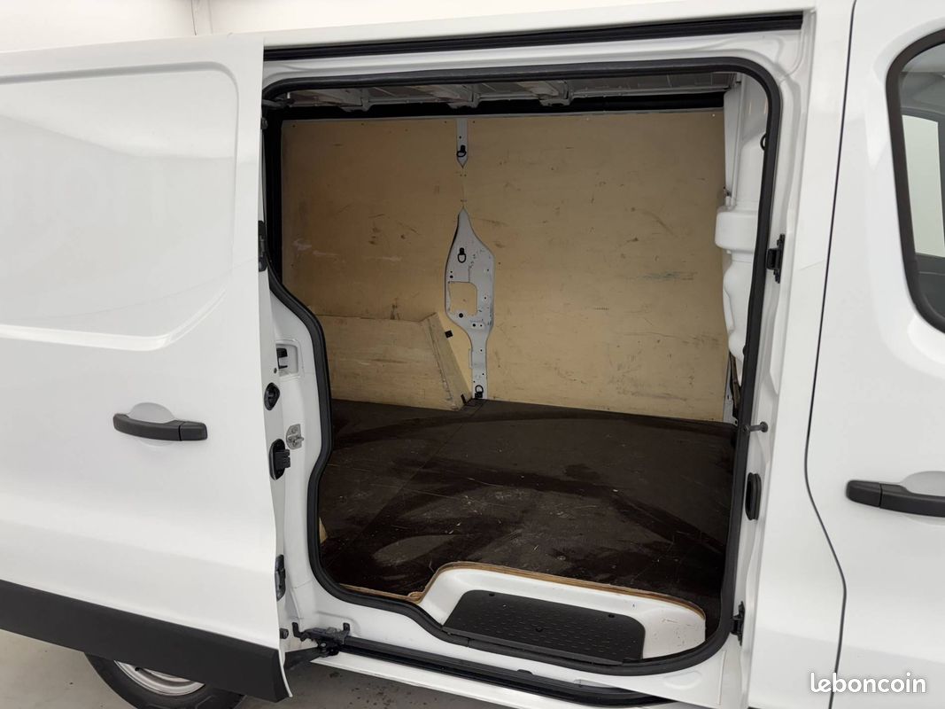 Renault trafic fg blue dci 130 l1h1 3t gsr2 advance (image 16)