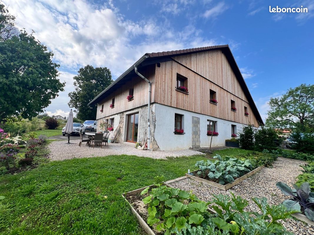 Maison 8 pièces 250 m² · à Les Combes · 250 m² · 760 000 €