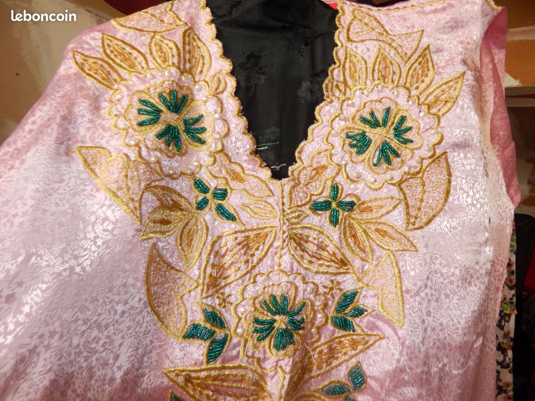 Robe marocaine Maghreb rose djellaba caftan Vêtements