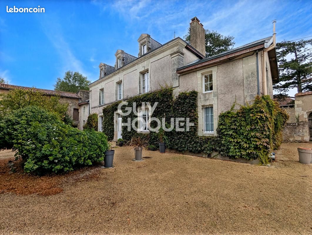 Maison 8 pièces 205 m² · à Saint-Martin-la-Pallu · 205 m² · 399 000 €