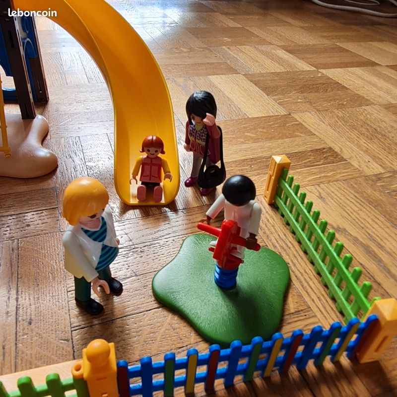Square et jeux pour enfants Playmobil 5568 (image 4)