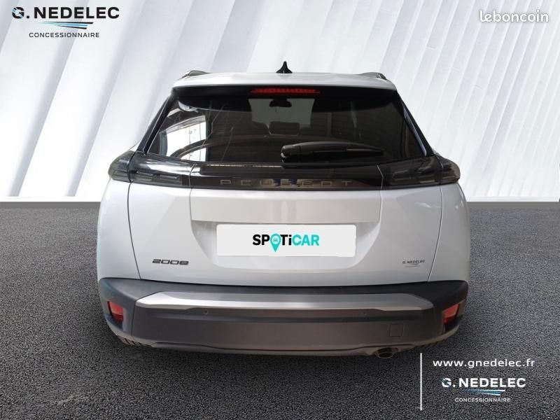 Peugeot 2008 1.2 PureTech 100ch S&S Allure (image 5)