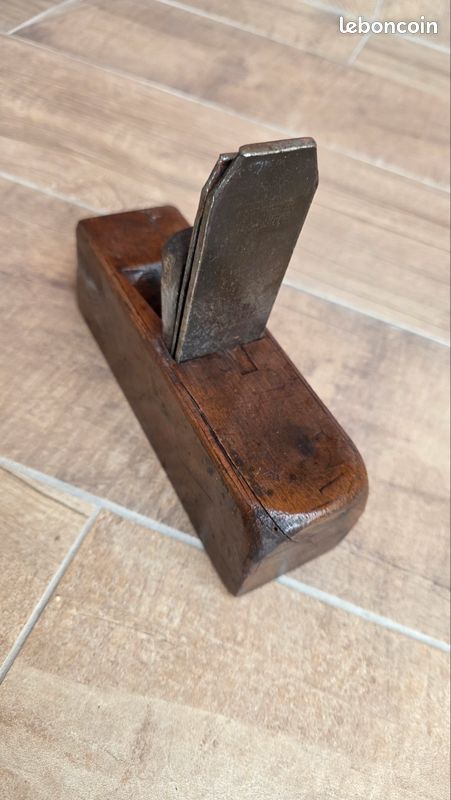 Ancien Rabot en Bois Peugeot Frères – Outil de Collection (image 1)
