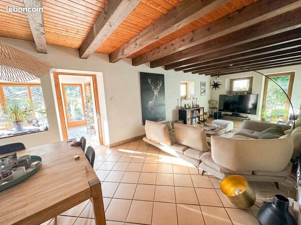 Maison 8 pièces 200 m² · à Morillon · 200 m² · 690 000 €