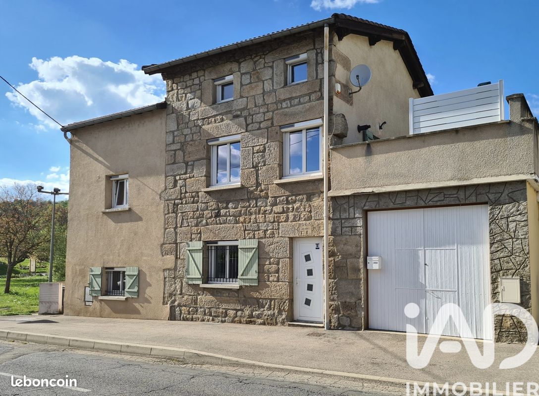 Maison 5 pièces 128 m² · à Le Chambon-Feugerolles · 128 m² · 171 000 €