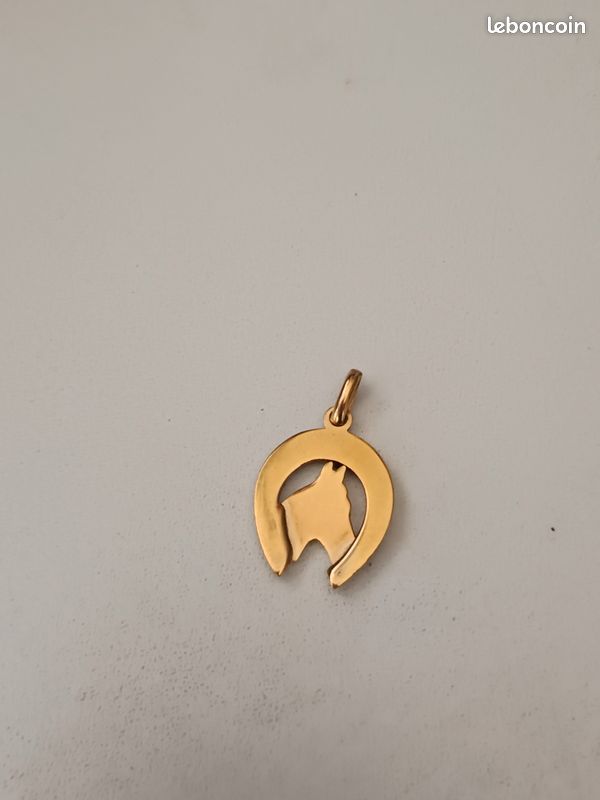 Pendentif Fer à Cheval Zodiaque 18 mm Plaqué Or 18K Dolly-Bijoux