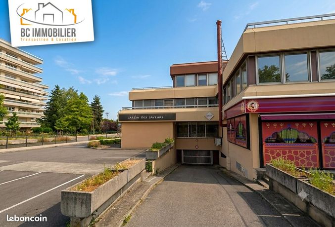 Parking/box 17 m² Ferney-Voltaire