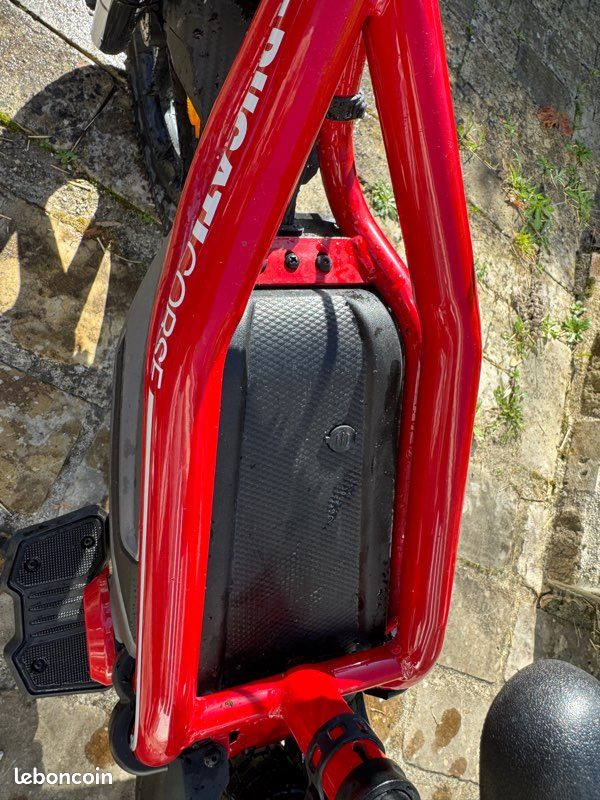 Moto Draisienne électrique DUCATI CORSE 16" - TBE (image 3)