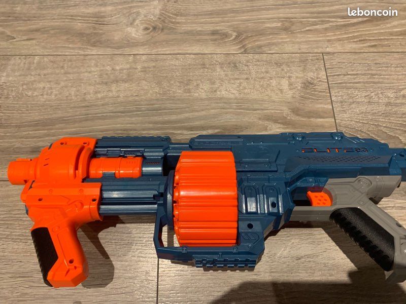 Jeu de tir Nerf Elite 2.0 Shockwave RD 15 avec 30 fléchettes Nerf