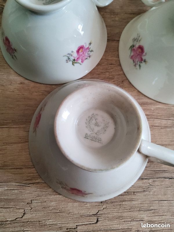 Trois tasses fleuries anciennes porcelaine fine Bavaria (image 3)