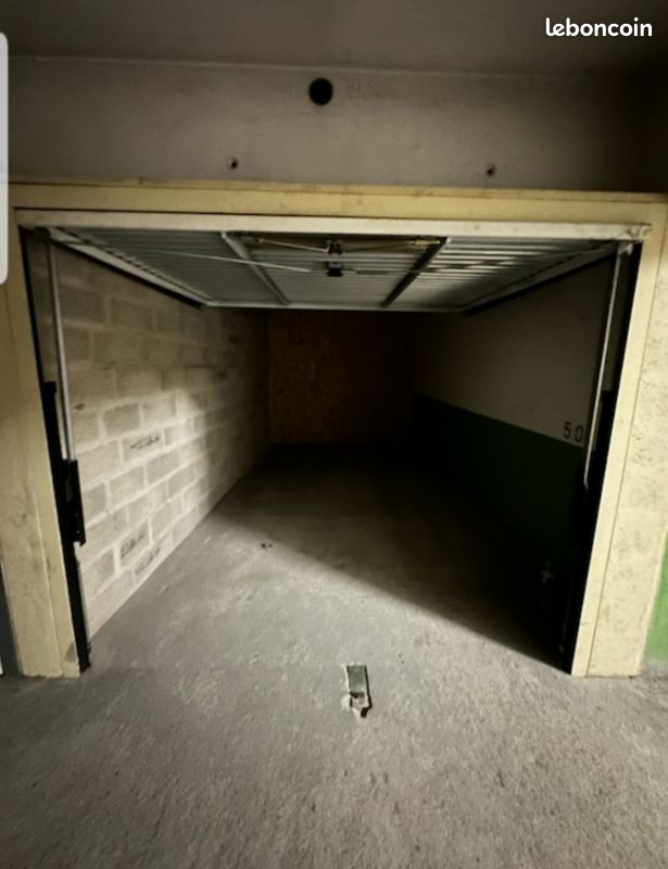 Box de 13m2 · à Le Port-Marly · 22 900 €