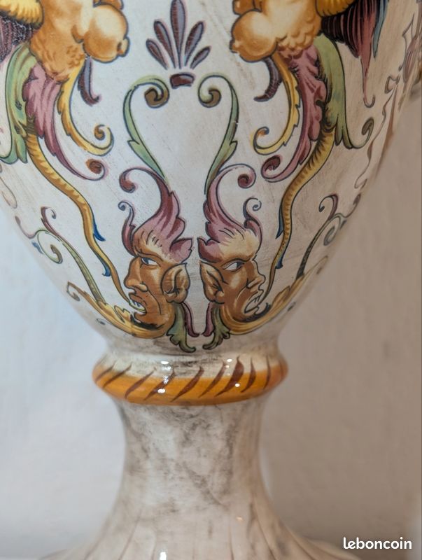 Spectaculaire aiguière italienne Capodimonte au décor de grotesques (image 5)