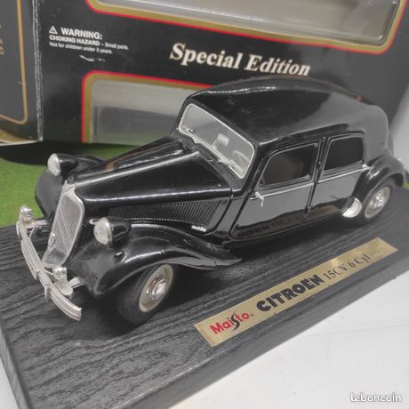 Special Edition By Maisto 1:18 - Model Sedan - Citroën Traction Avant 15c 6 Cilinder Very Good Condition From Private Collection No Reserve