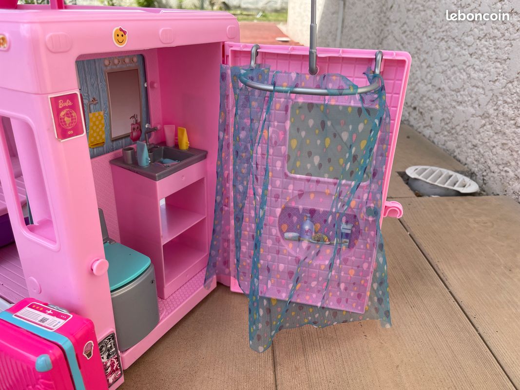Camping Car Barbie (image 2)
