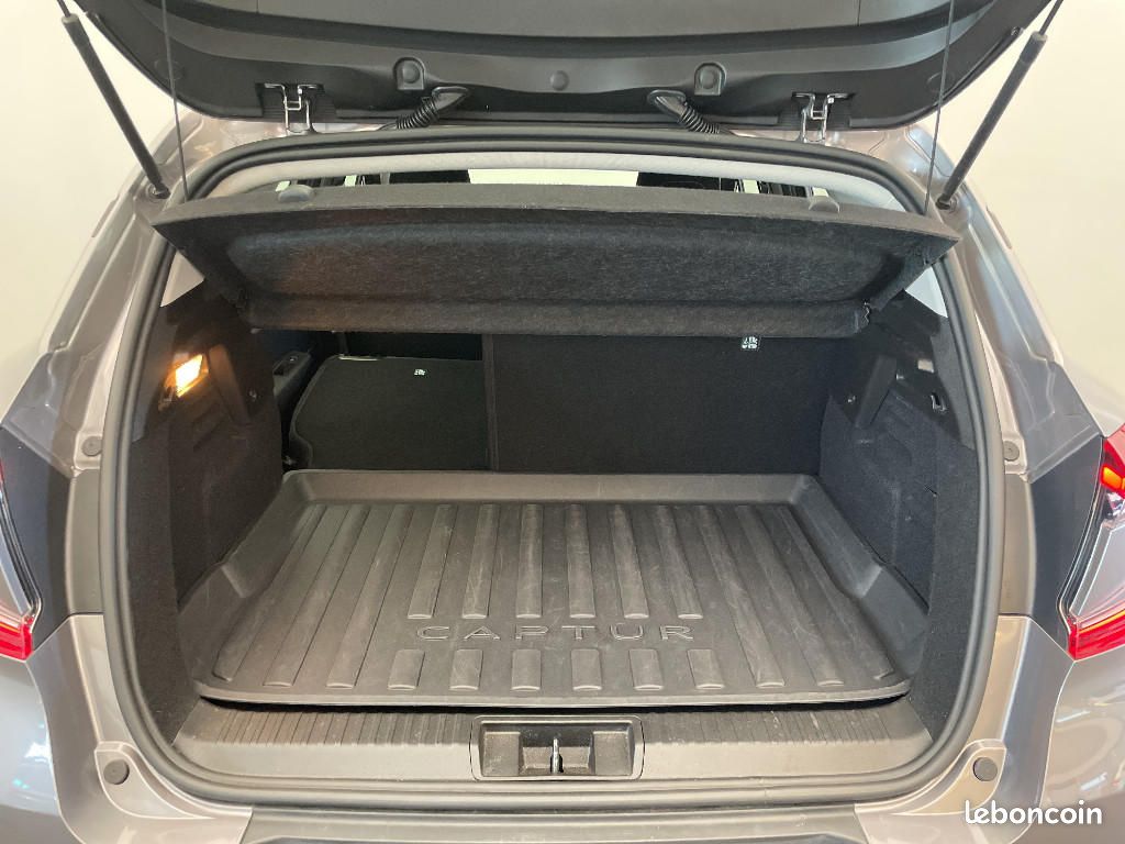Renault Captur E-Tech 145 - 21 Business (image 16)