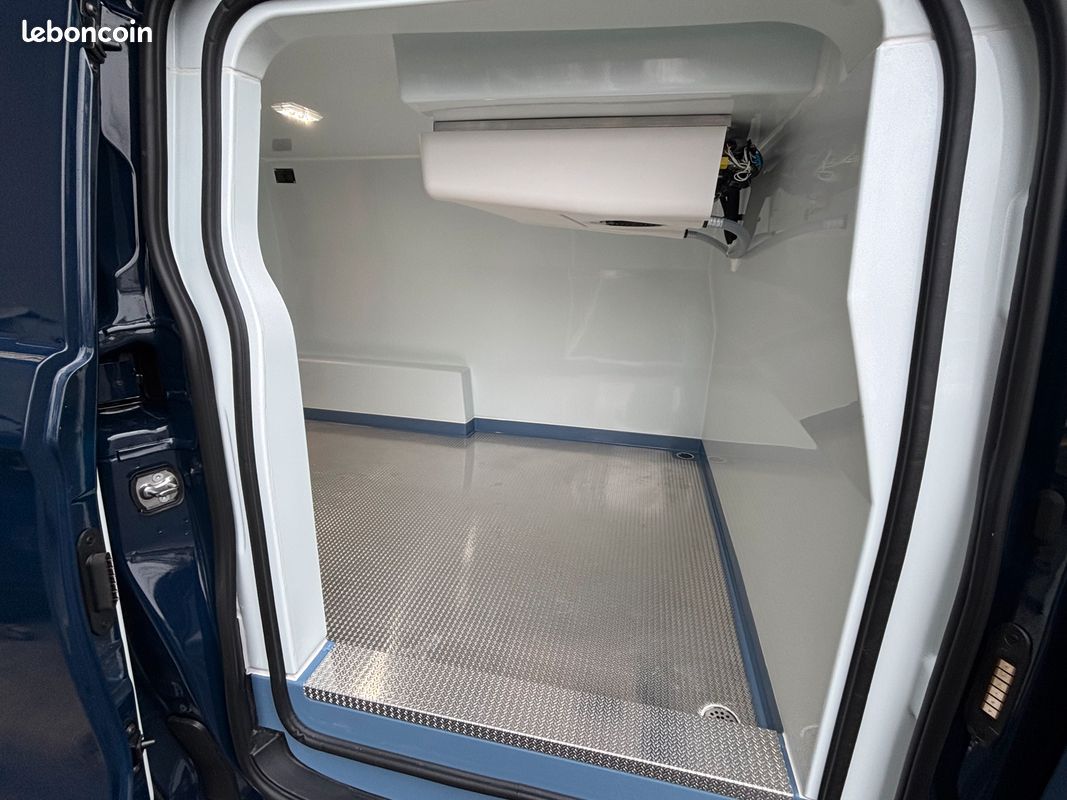 42 900 HT - Volkswagen TRANSPORTER Fg 2.0 150ch L1 BVA8 Business Frigo (image 6)
