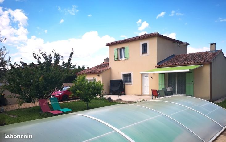 Maison avec piscine 4 chambres au calme