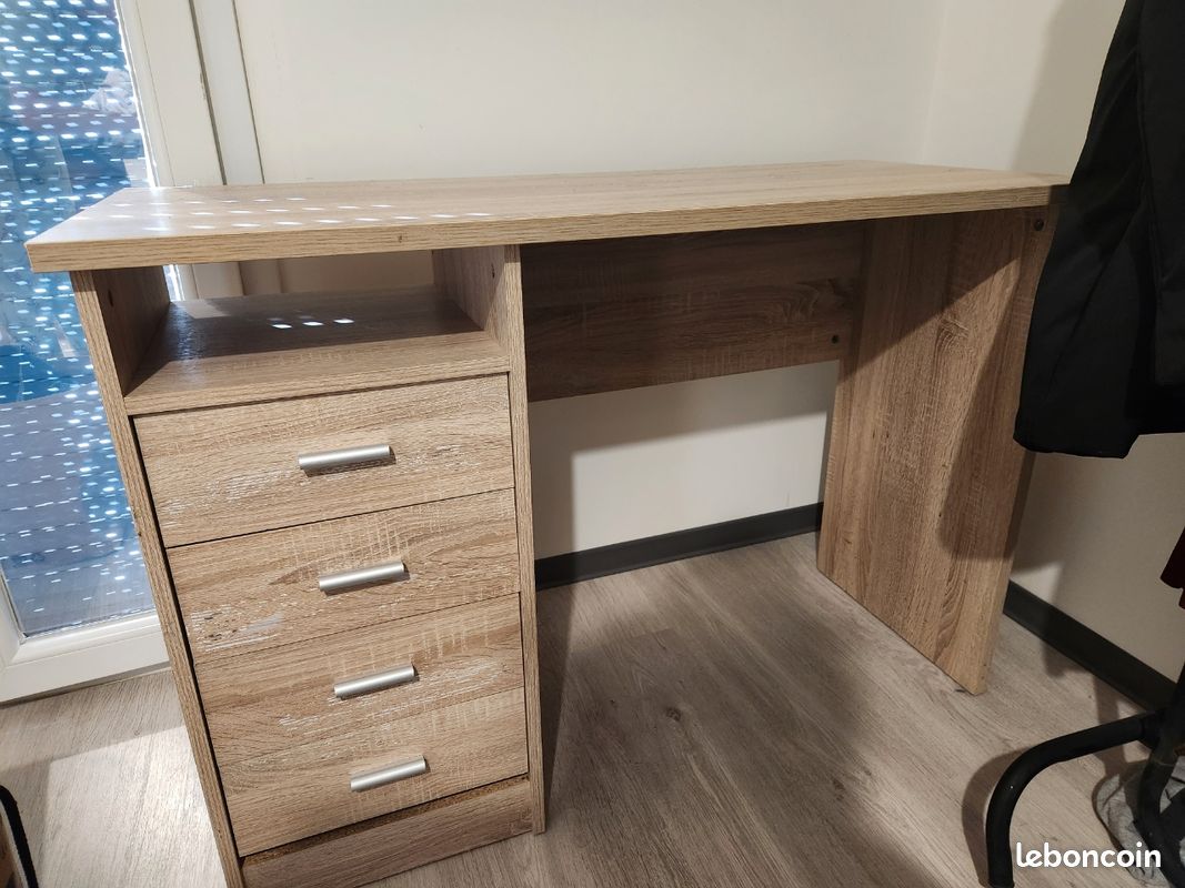 Bureau (image 1)
