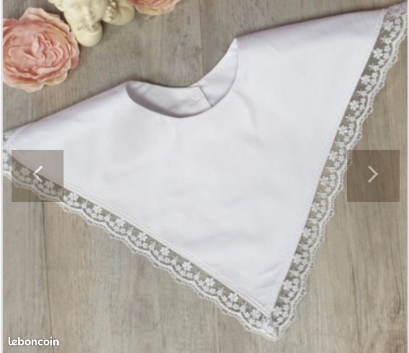 Bavoir bébé original dentelle (image 1)