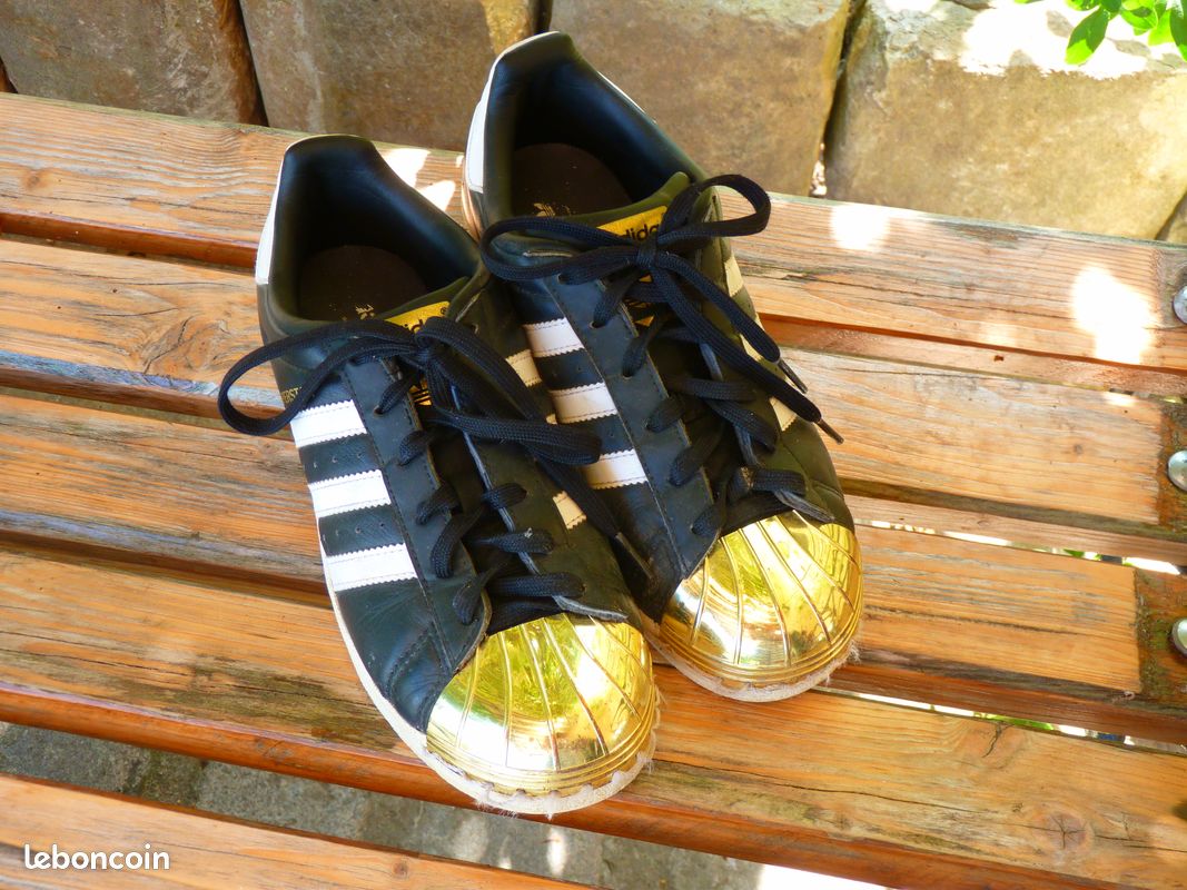 Baskets sneakers femme Chaussure Adidas Superstar Metal Toe noir