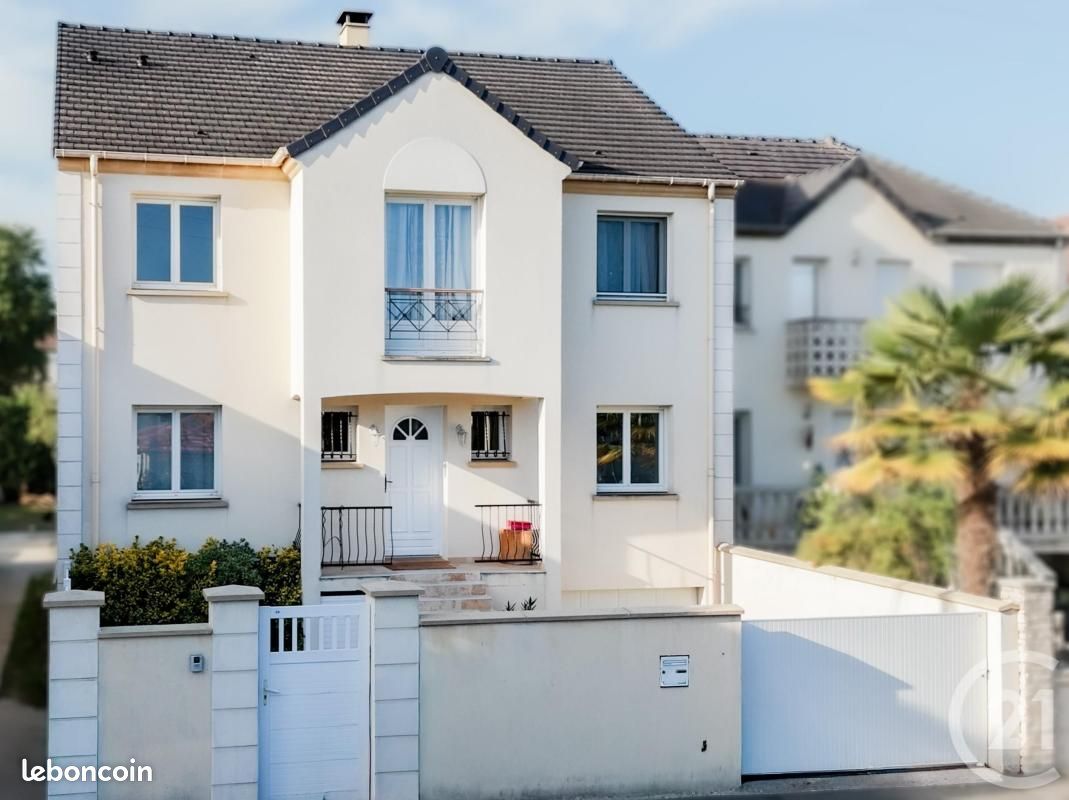 Maison 8 pièces 236 m² · à Vigneux-sur-Seine · 236 m² · 499 900 €