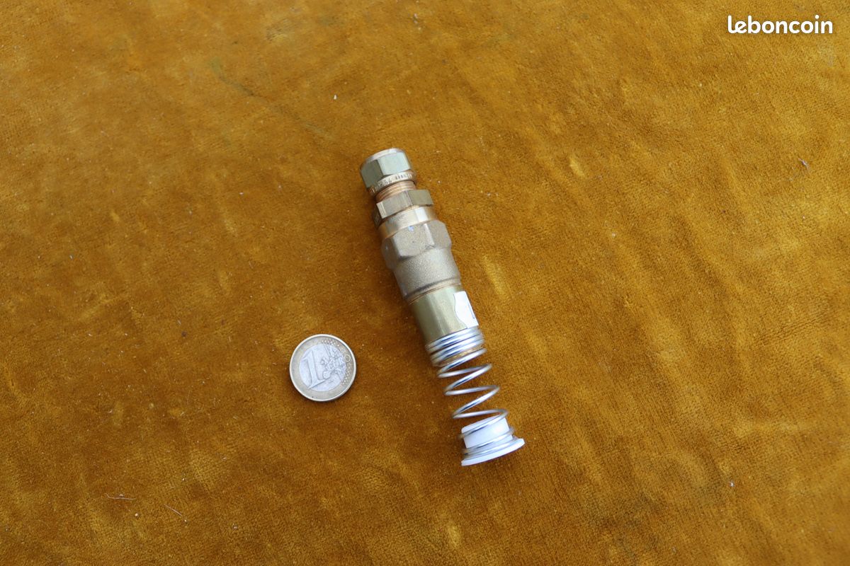Crépine fioul ,double bille ref. 22L0120197 (image 1)