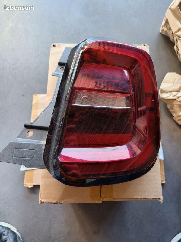 Feux arrière Fiat 500e (image 1)