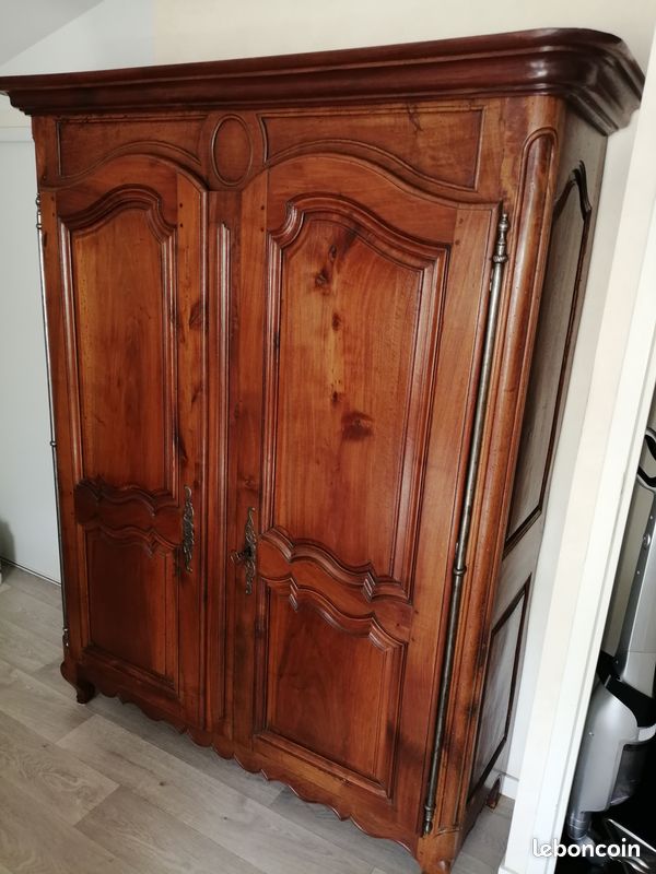 Antiquité Armoire dite " à fusils " (image 1)
