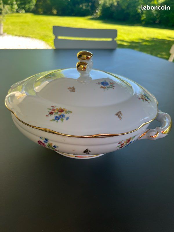 Soupière ronde en porcelaine de limoges (image 1)