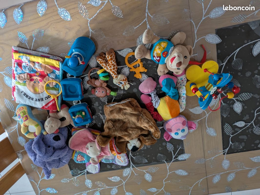 Lot jouets (image 1)
