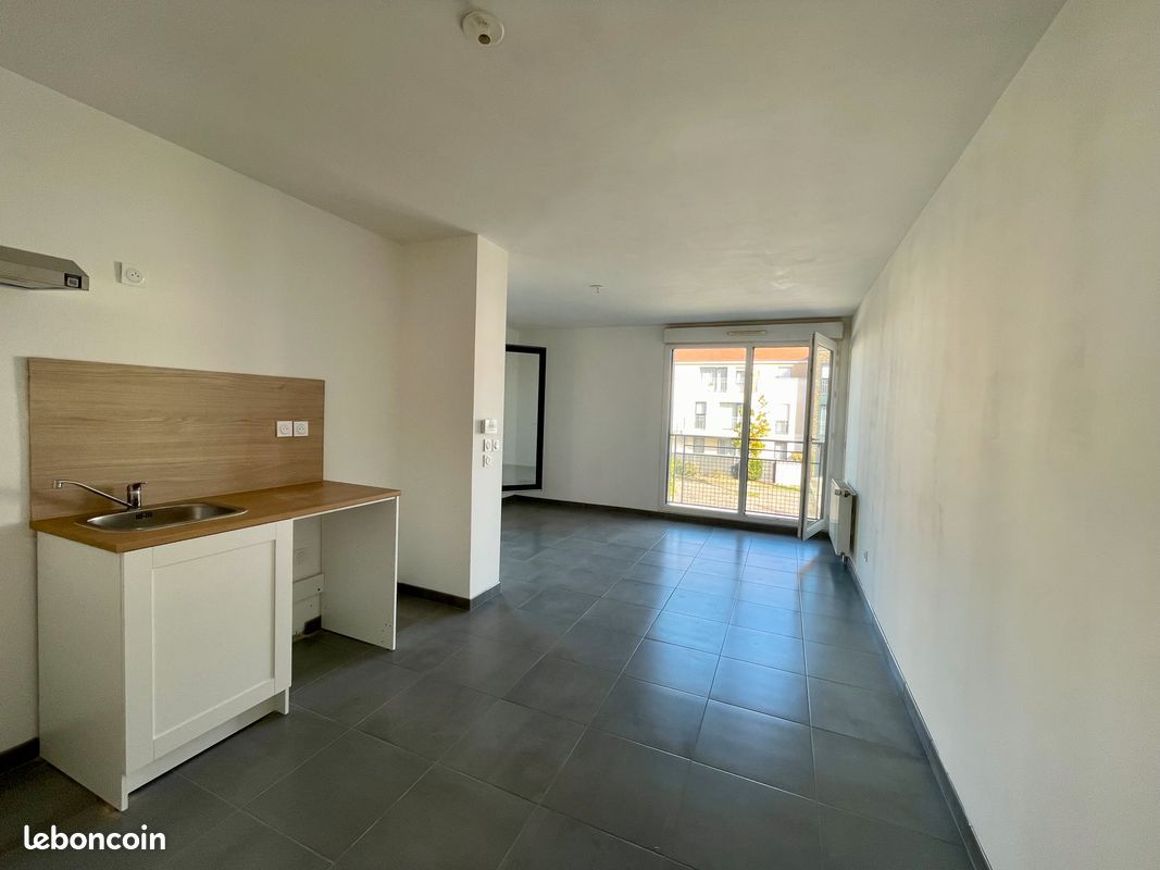 Parking 2 pièces 44 m² · à Bréval · 44 m² · 795 €/mois
