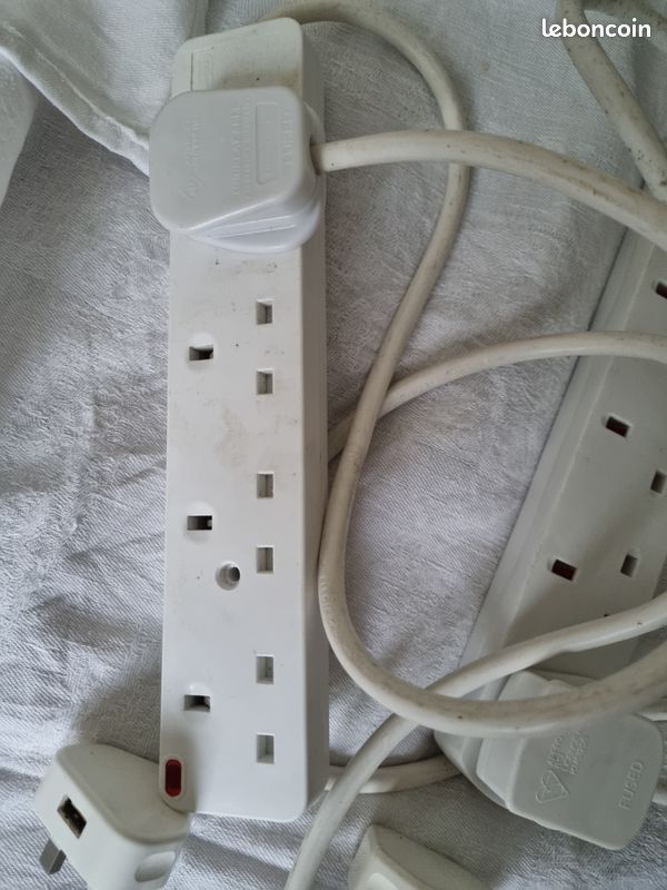 Lot multiprises et prises UK (image 2)