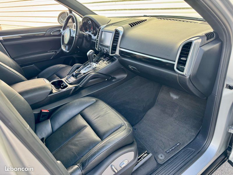 PORSCHE Cayenne 92A 3.0 TDi V6 24V Tiptronic S 240 cv Boîte auto (image 8)