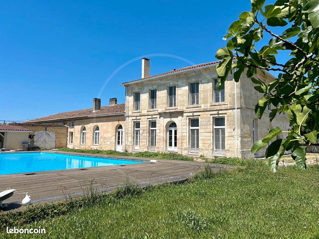 Maison 13 pièces 600 m² · à Saint-Émilion · 600 m² · 848 000 €